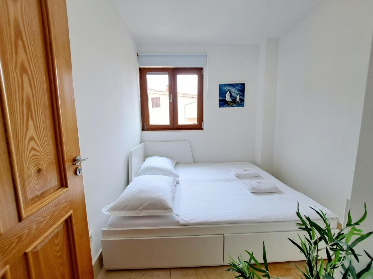 Apartment Carica 斯拉汀 外观 照片